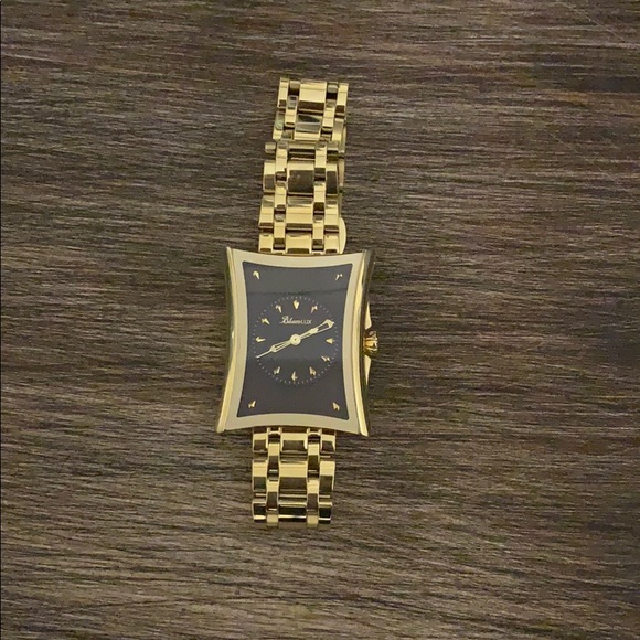 Blumlux Watch